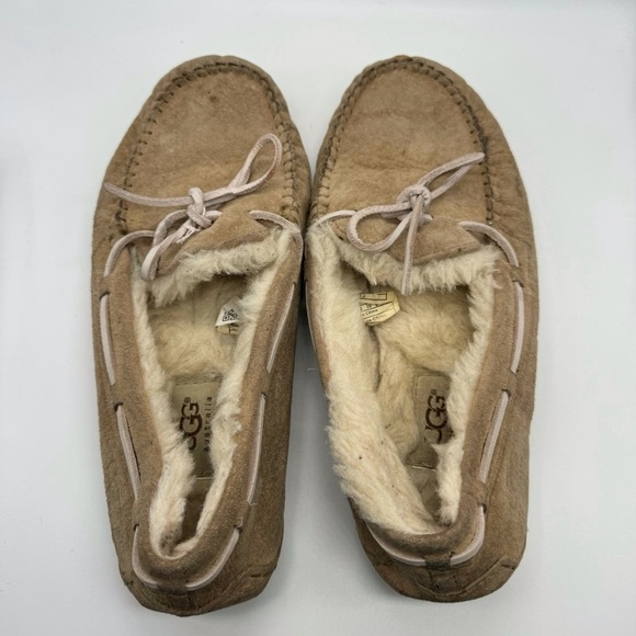 Ugg Dakota Suede Tan Moccasin Loafers - Picture 5 of 9
